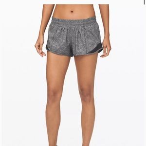 Lululemon Hotty Hot Short 2.5 Size 6